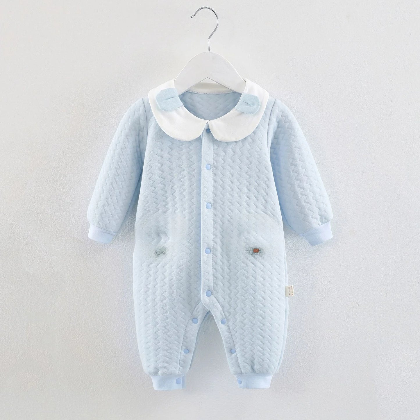 Kuschelweicher Baby-Strampler von Modern Kid