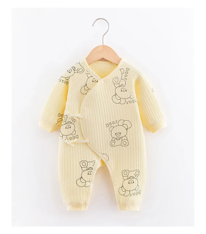 Kuscheliger Baby-Strampler von Modern Kid