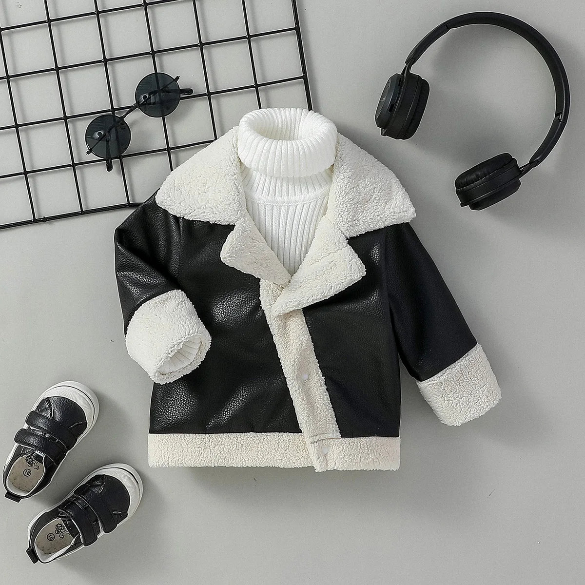 Kuschelweiche Lammfell-Imitat Jacke für kleine Trendsetter