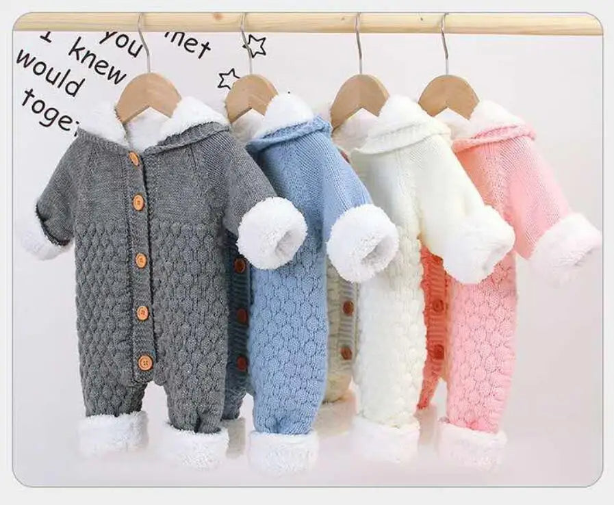 Kuscheliger Baby-Strickoverall "Bärenzauber"