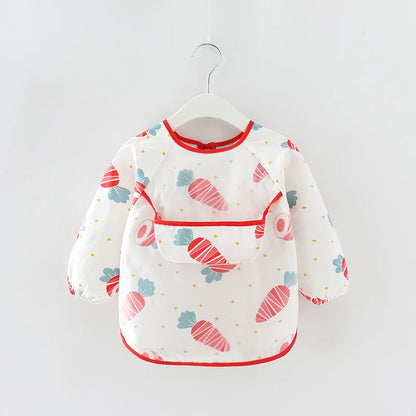 Lätzchen mit Ärmel für Babys & Kleinkinder in verschiedenen Designs