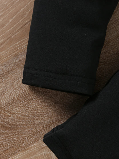 Elegantes Herzchen-Outfit für kleine Trendsetter