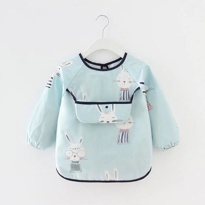 Lätzchen mit Ärmel für Babys & Kleinkinder in verschiedenen Designs