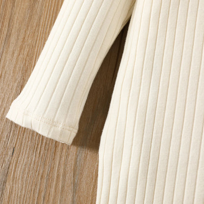 Kuschelweiches Strickkleid für kleine Trendsetter