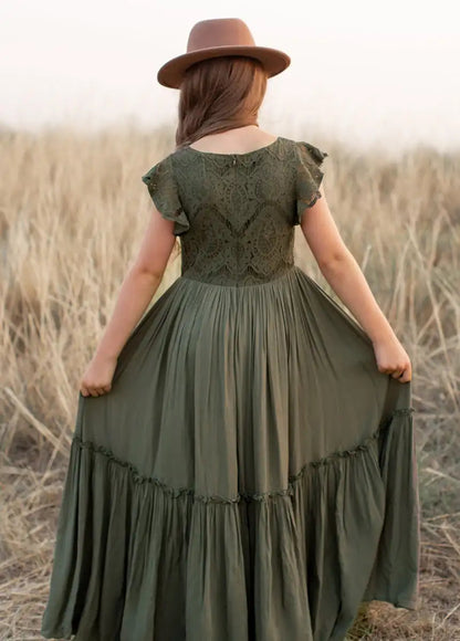 Langes Sommerkleid für Mädchen in zarten Farben