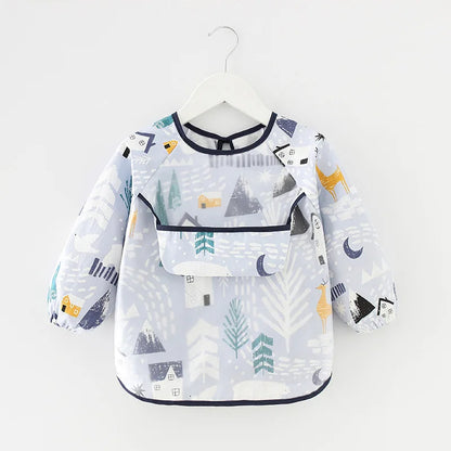 Lätzchen mit Ärmel für Babys & Kleinkinder in verschiedenen Designs
