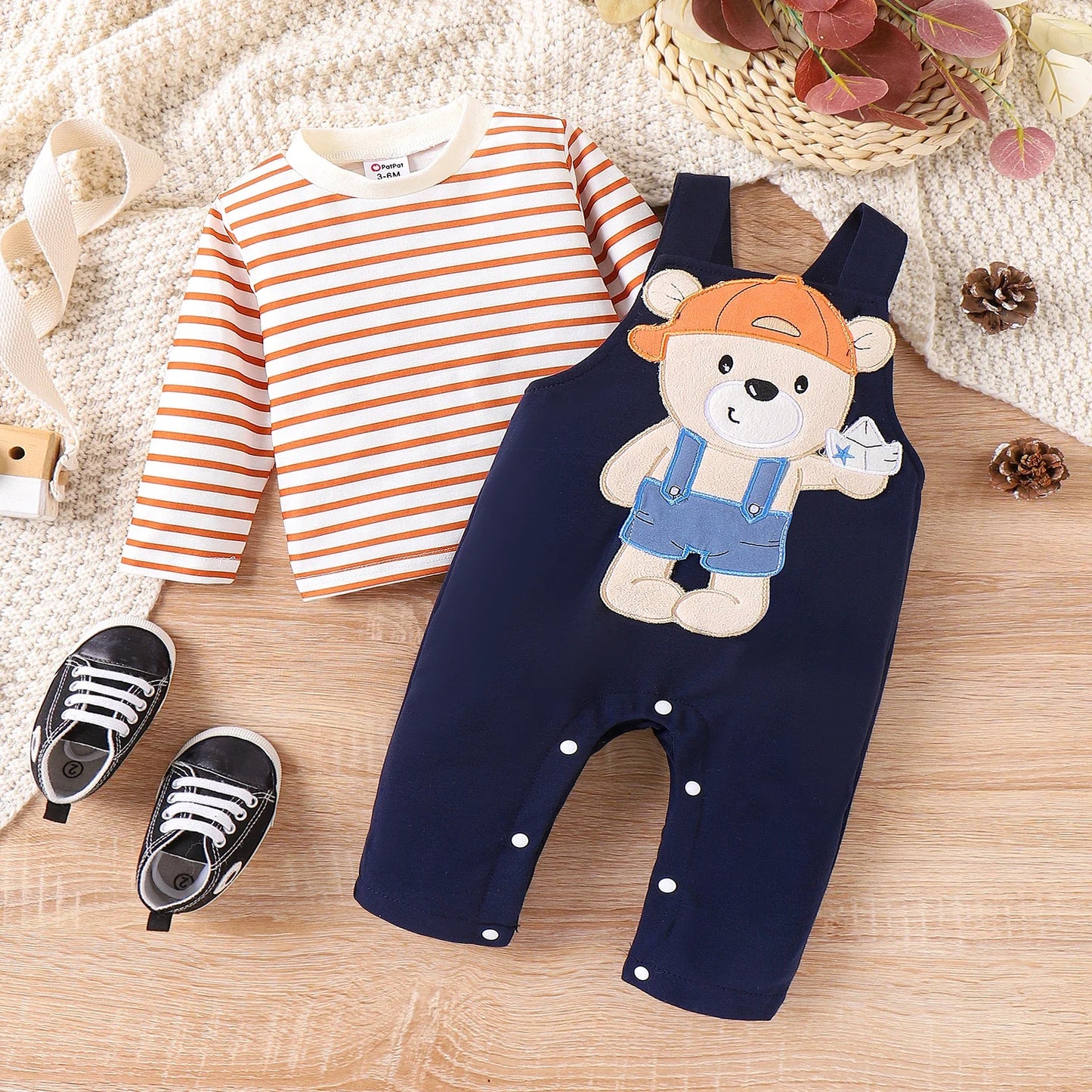 Kuschelweicher Baby-Overall mit Bärenmotiv