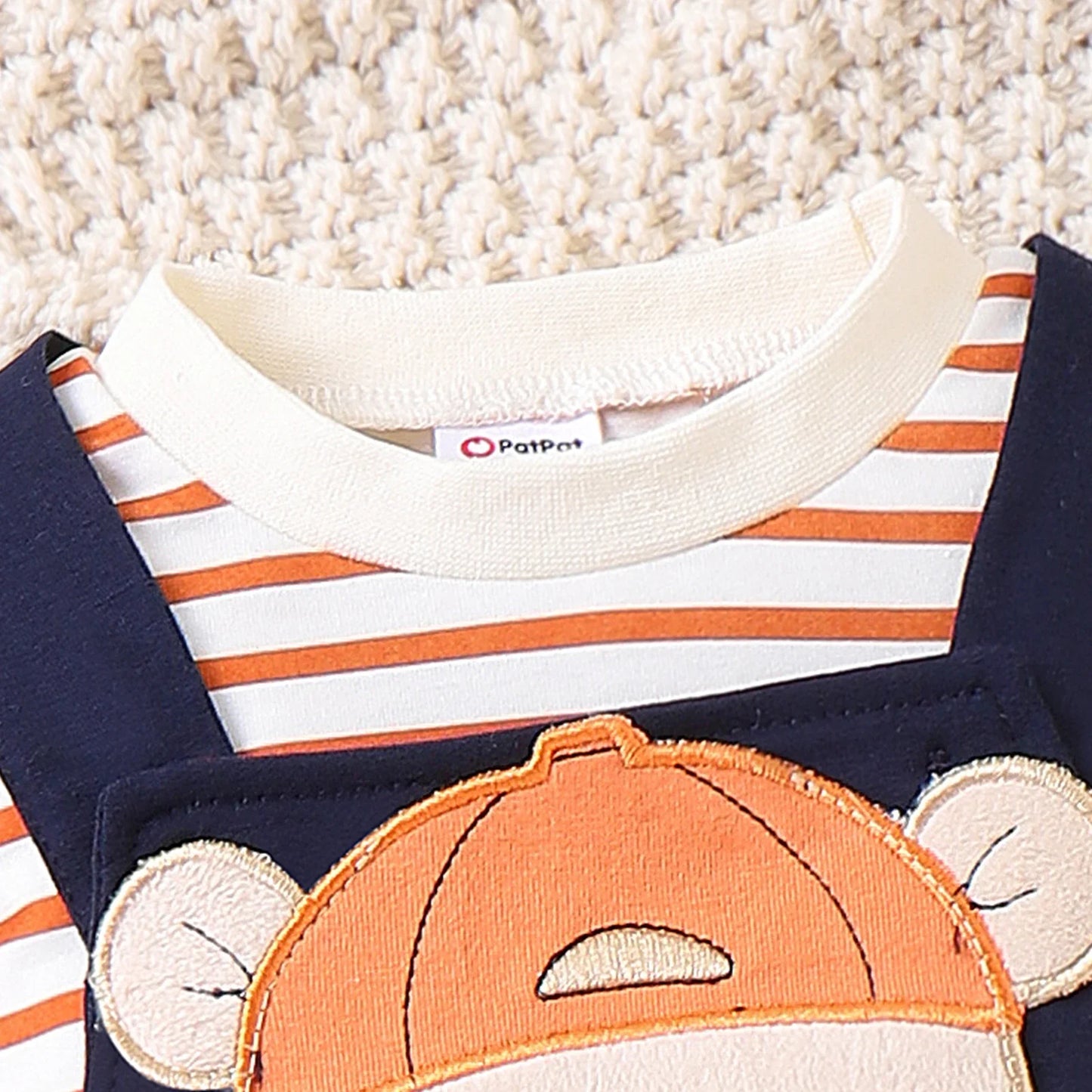 Kuschelweicher Baby-Overall mit Bärenmotiv