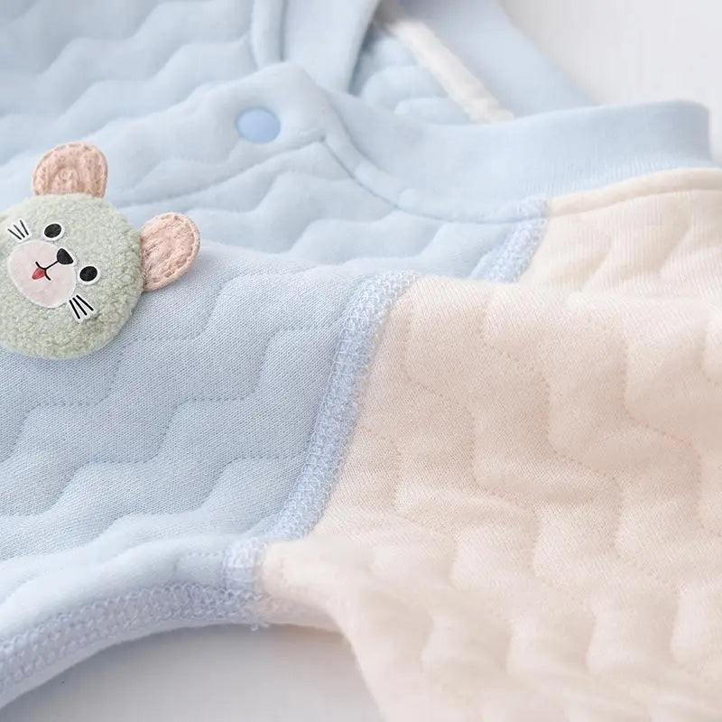 Kuschelweicher Baby-Strampler von Modern Kid