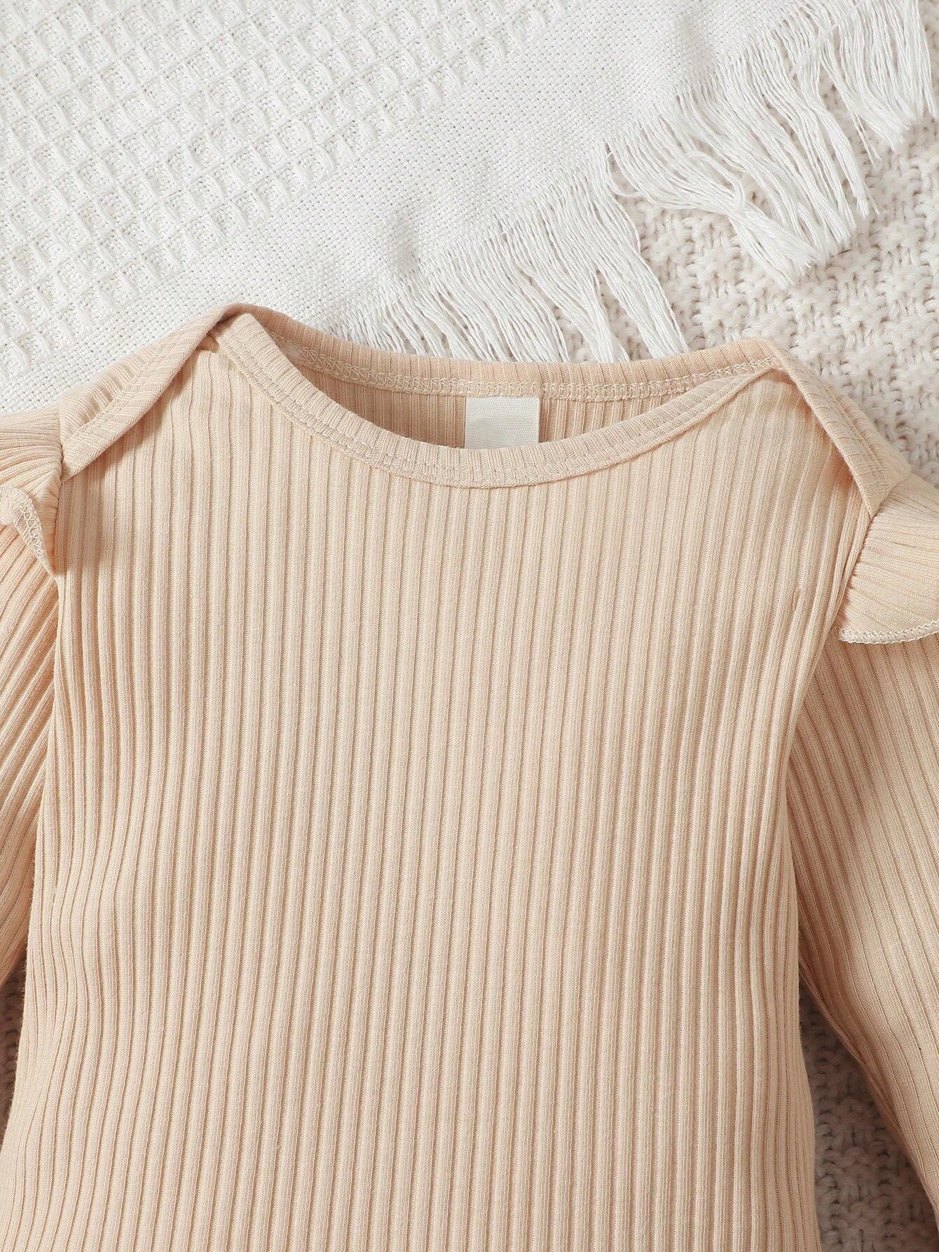 4-teiliges Baby-Outfit mit Body, Trägerkleid, Haarband & Schleife