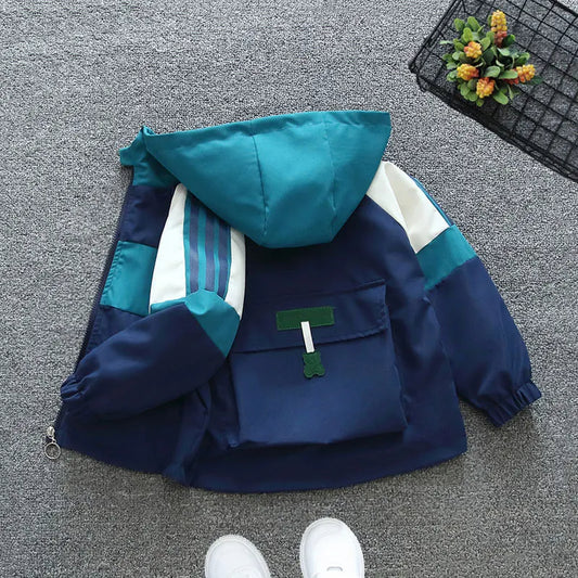 Stylische Jungen-Jacke mit Kapuze – wasserabweisend & praktisch