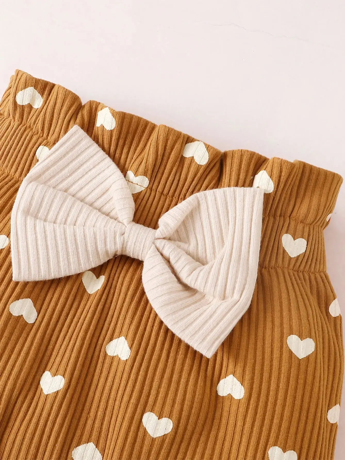 Modern Kid's Herzchen-Set – Liebevolle Eleganz für die Kleinsten