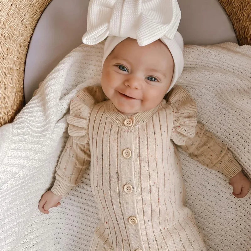 Baby Overall für Mädchen mit Rüschen im Strickdesign