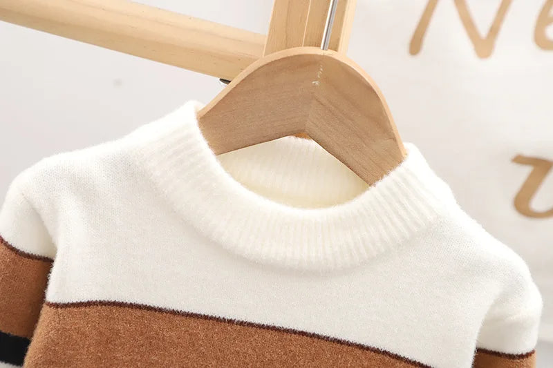 Kuschelweicher Streifenzauber – Der Wohlfühlpullover für kleine Entdecker