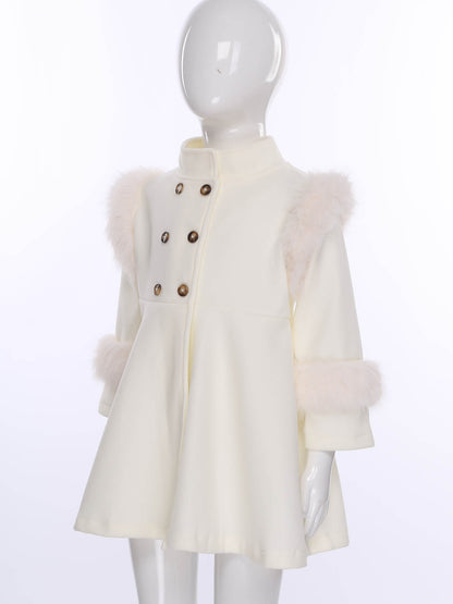 Festlicher Mädchenmantel mit Kunstfellbesatz – warm gefüttert & edel in Creme
