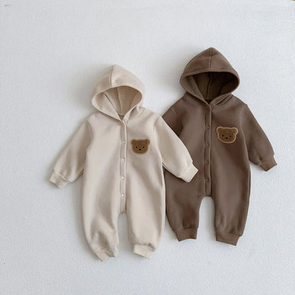Kuscheliger Bären-Overall für kleine Entdecker