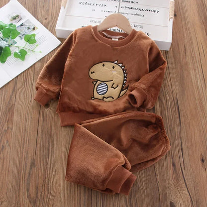 Kuscheliger Tiertraum: Flauschiger Kinder-Pyjama von Modern Kid