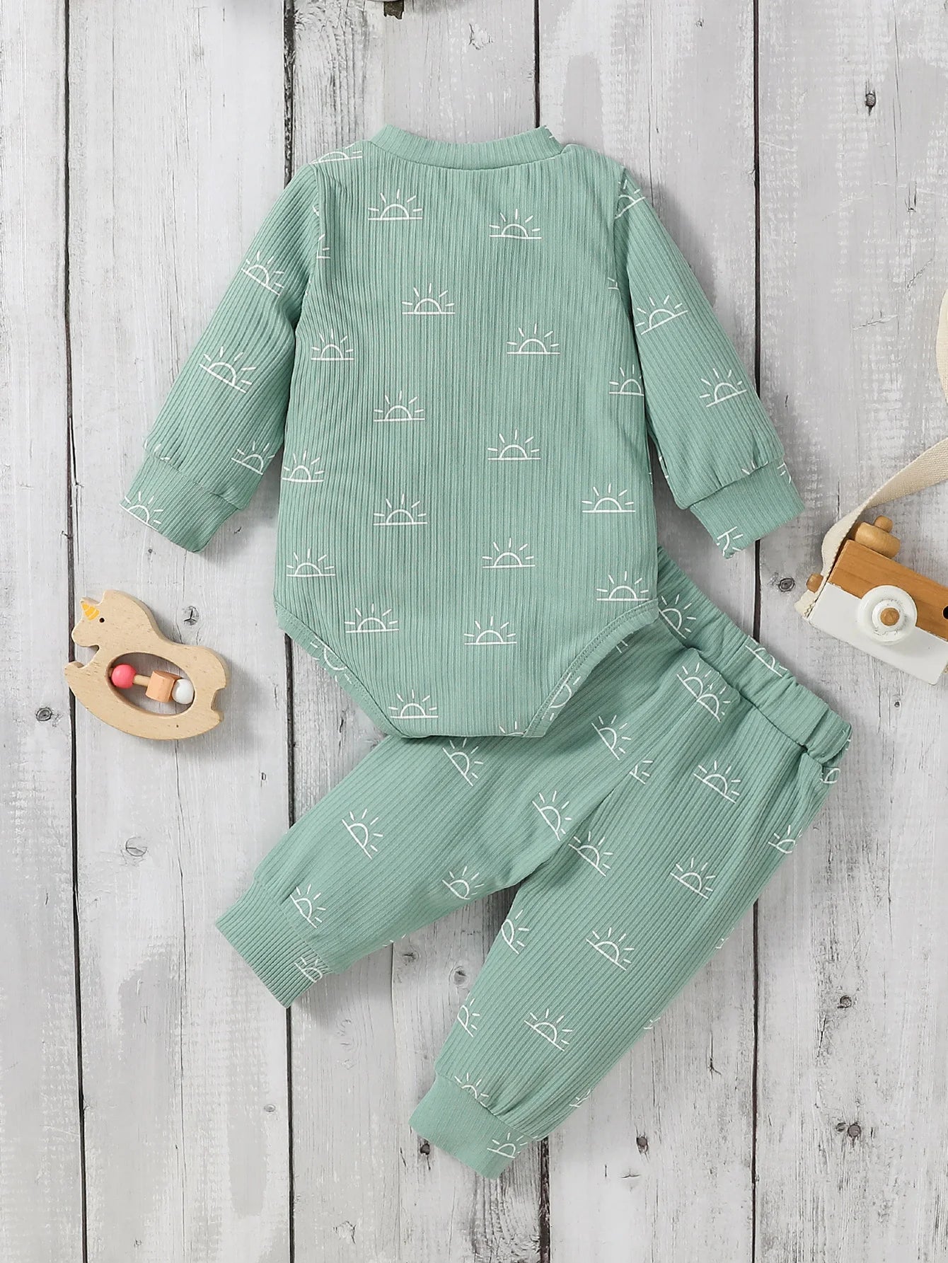 Baby Jungen 2-teiliges Outfit mit Sonnen-Print – Body & Hose