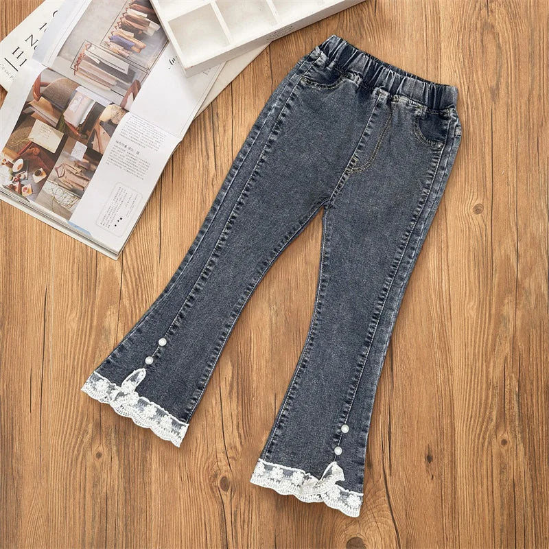 Zauberhafte Spitzen-Jeans für Mädchen