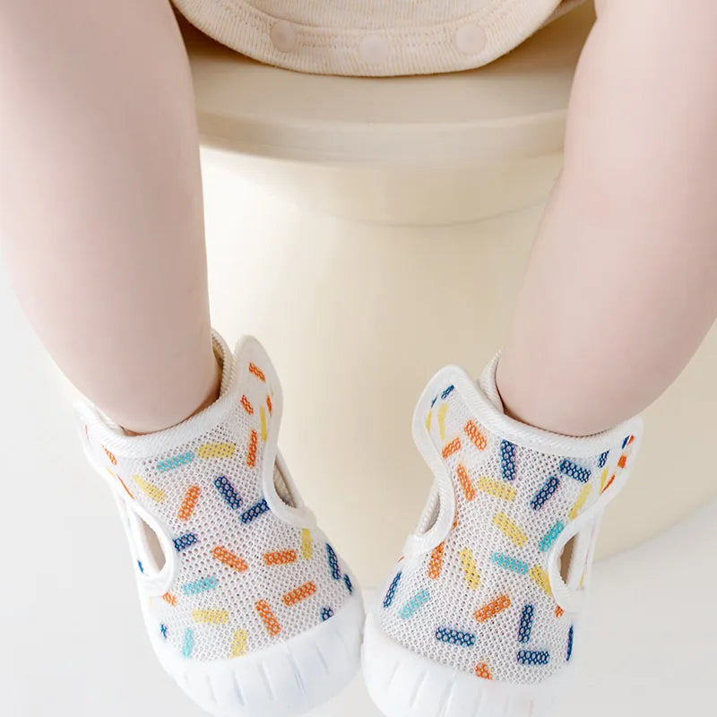 Bunte Baby-Sneaker – Perfekte Begleiter für kleine Entdecker!