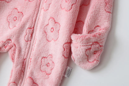 Flauschiger Baby-Overall mit Kapuze