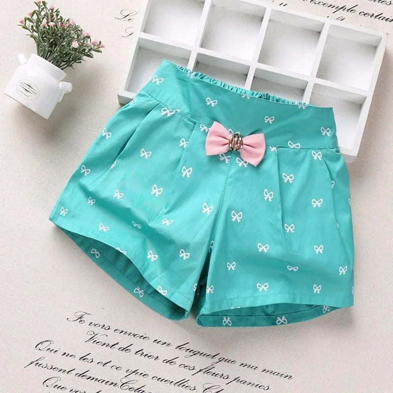 Zauberhafte Mädchen-Shorts mit Herzmuster und Schleifendetail