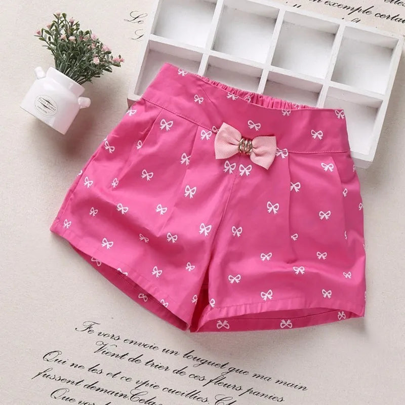 Zauberhafte Mädchen-Shorts mit Herzmuster und Schleifendetail