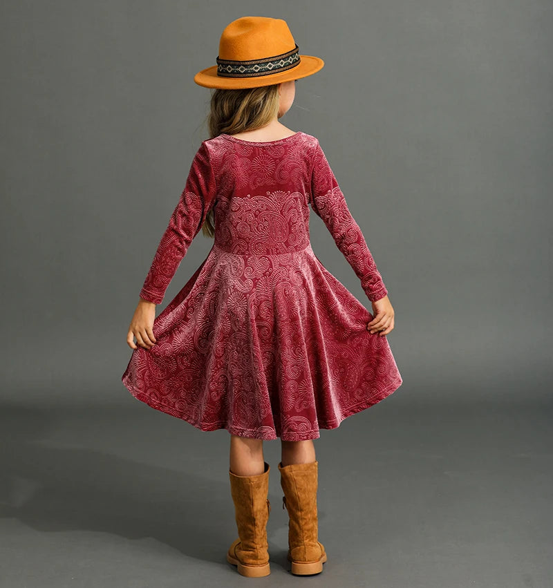 Elegantes Kinderkleid mit Blumenmuster