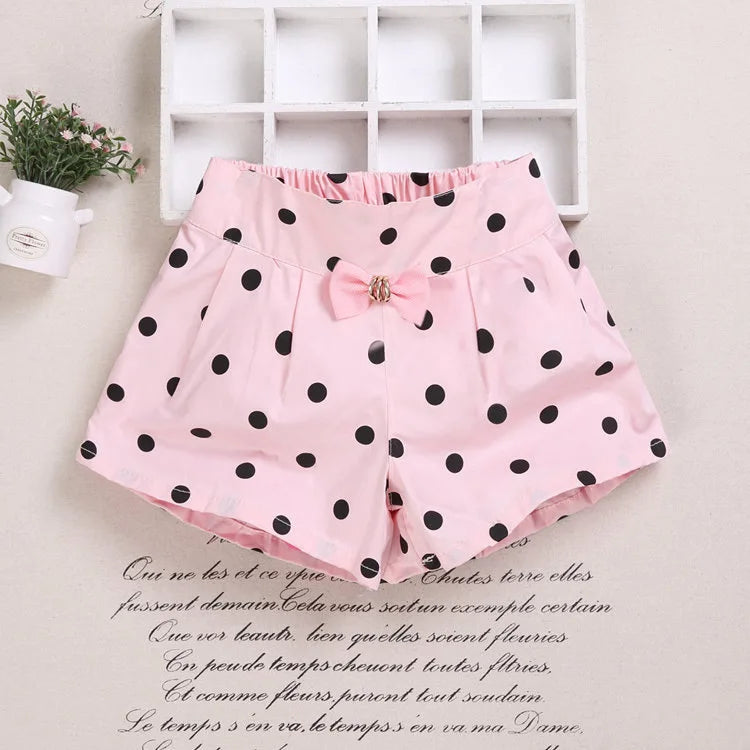 Zauberhafte Mädchen-Shorts mit Herzmuster und Schleifendetail