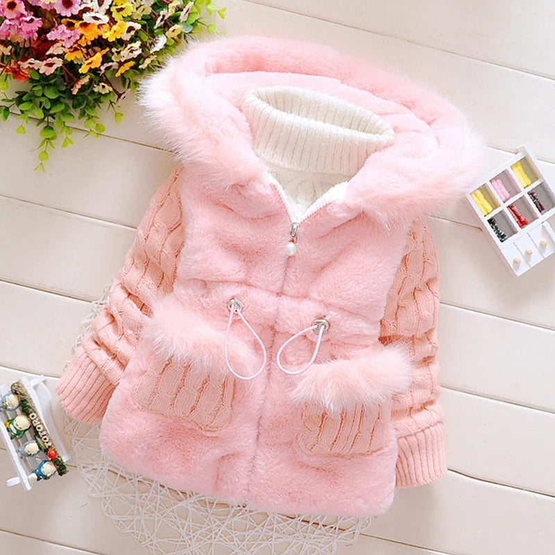 Kuschelige Kinder-Winterjacke mit Flauschkapuze