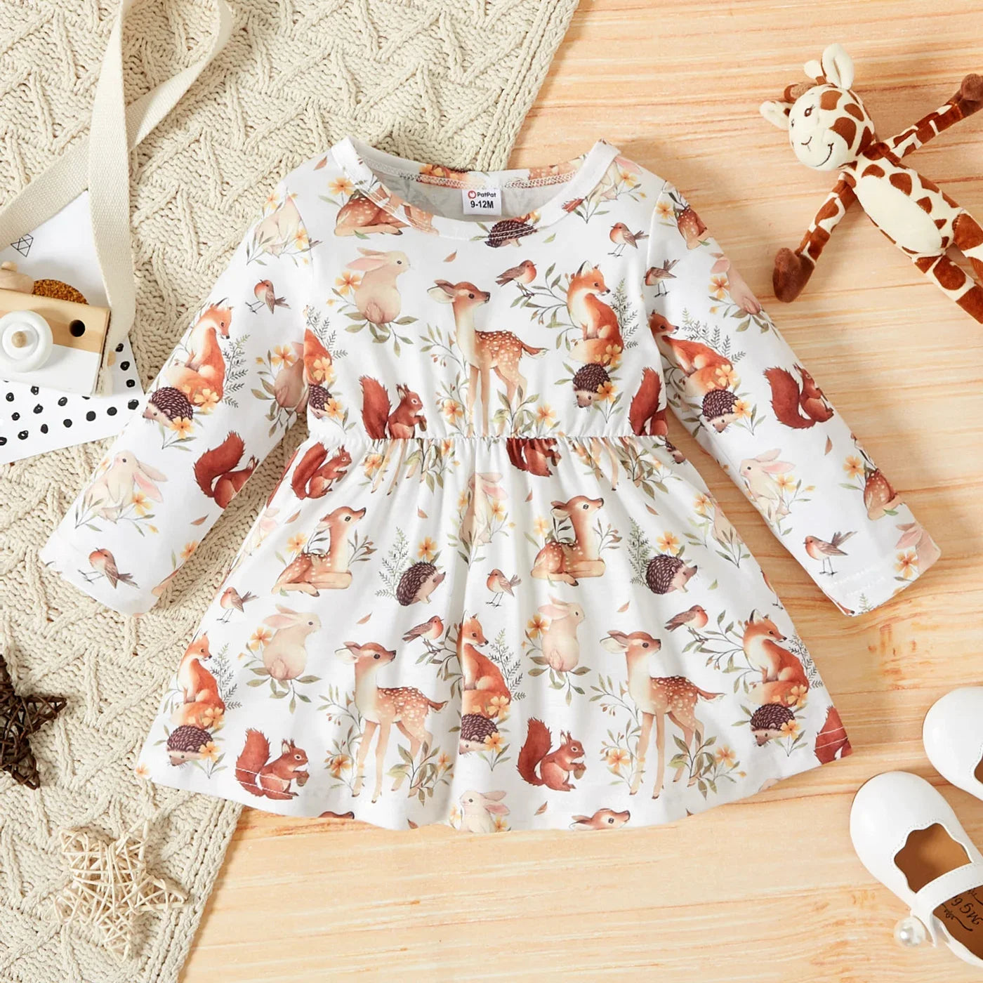 Niedliches Baby-Kleid mit Waldtier-Print