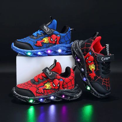 Leuchtende Superhelden-Sneaker für Kinder
