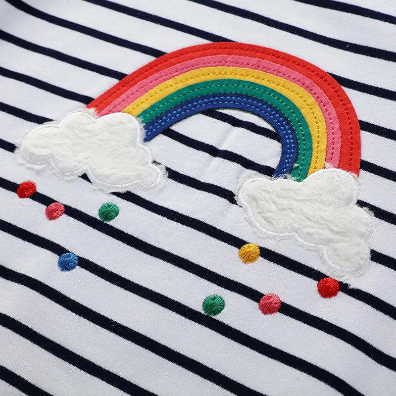 Kinderpullover mit Regenbogenmotiv