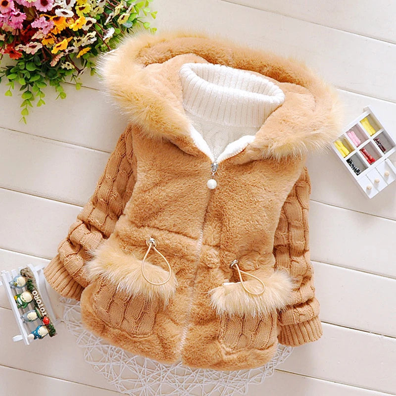 Kuschelige Kinder-Winterjacke mit Flauschkapuze