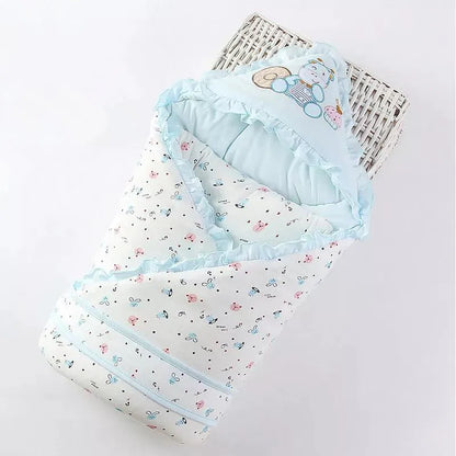 Baby Kuschelsack mit Rüschenverzierung