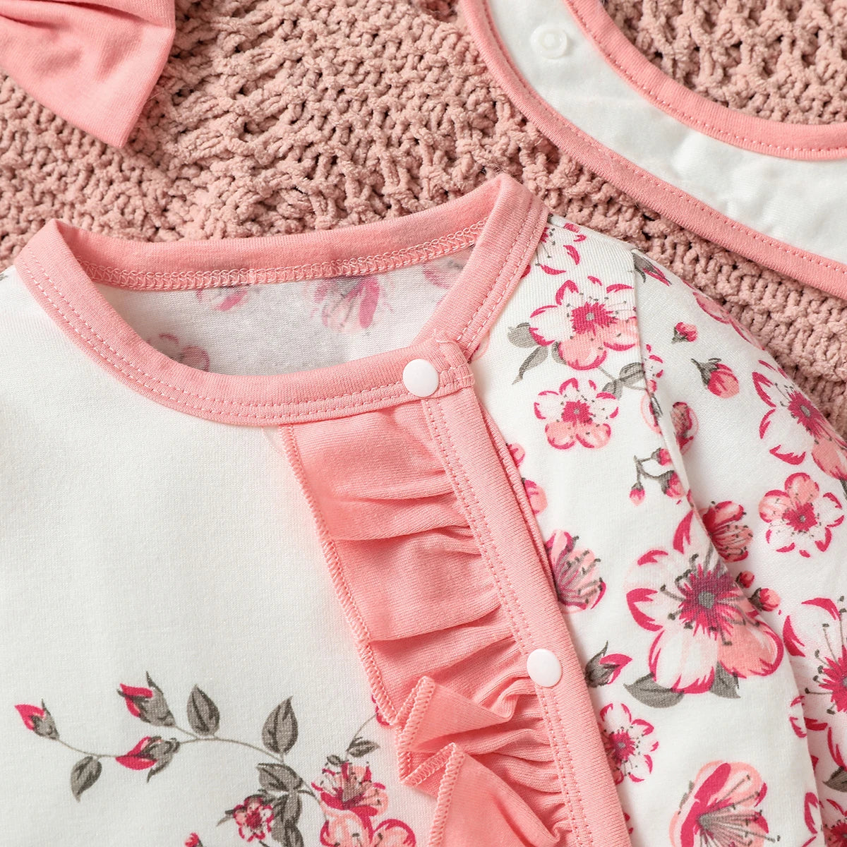 Baby-Strampler-Set mit Blumenmuster