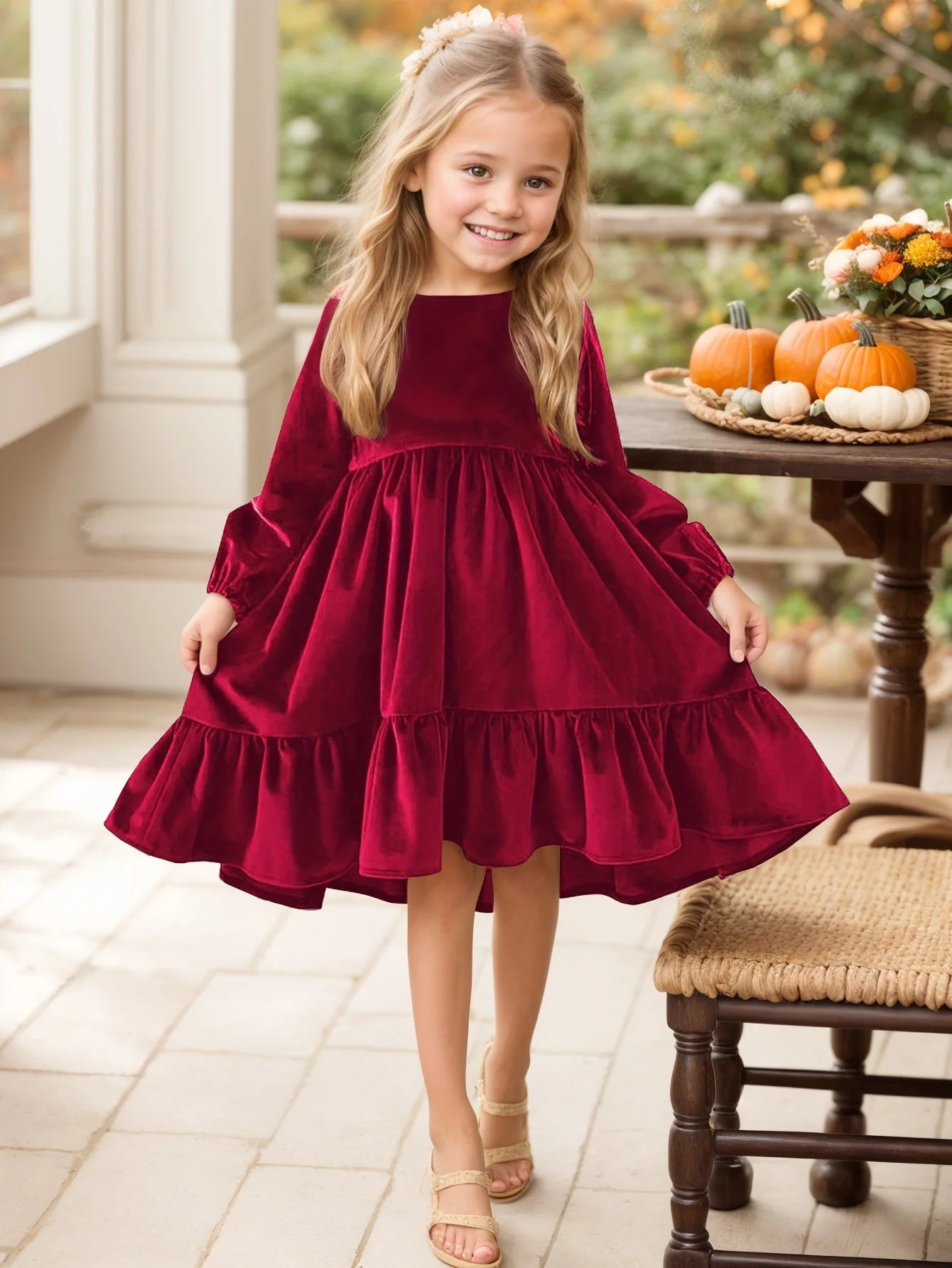 Elegantes Kinderkleid