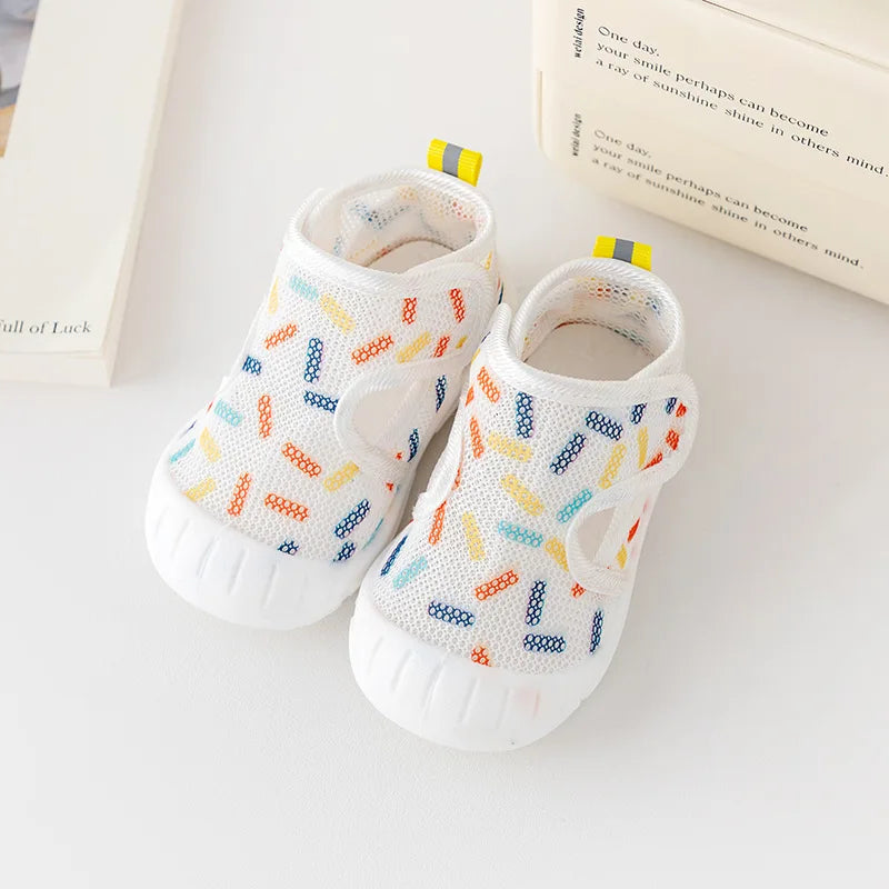 Bunte Baby-Sneaker – Perfekte Begleiter für kleine Entdecker!