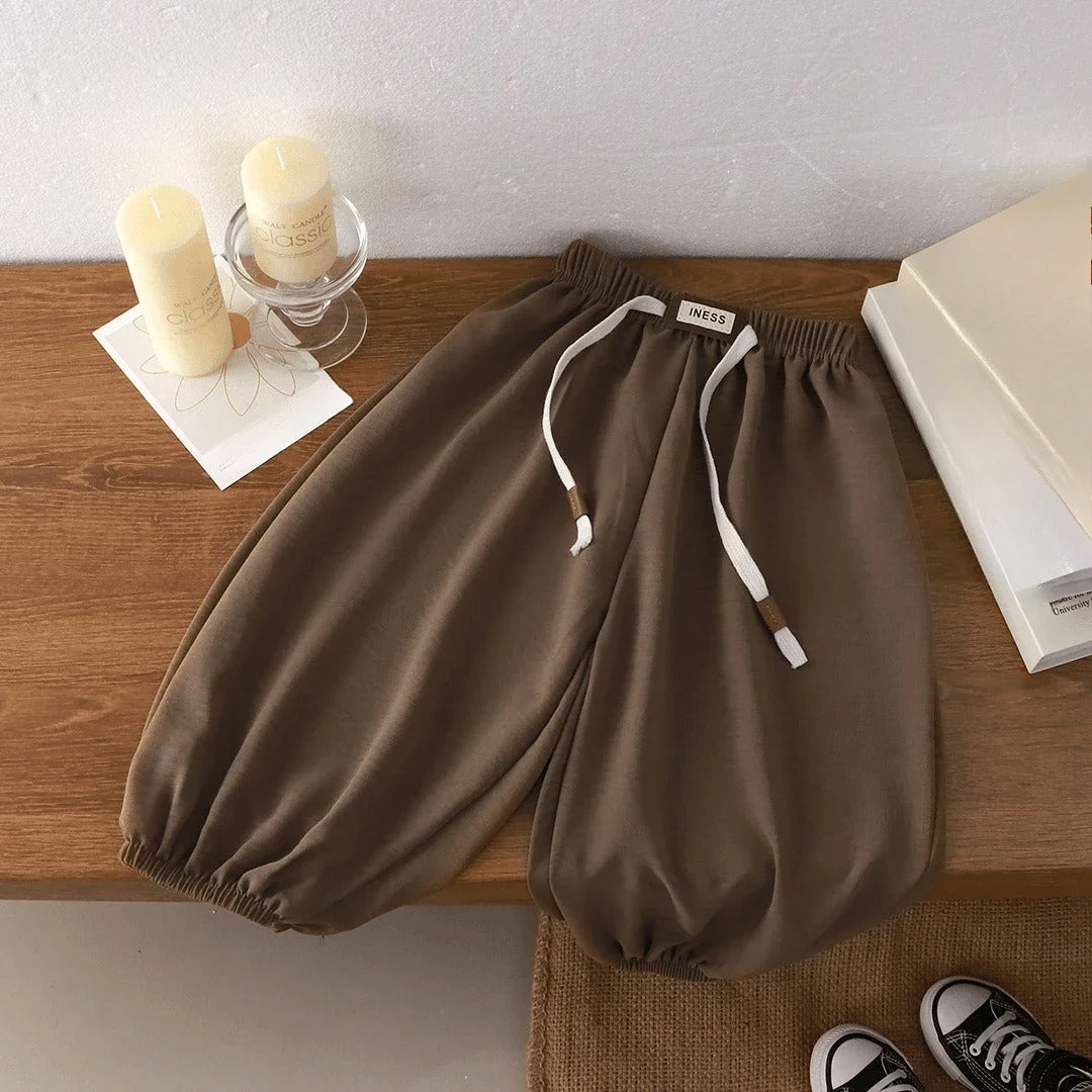 Balloon Kinderhose aus Baumwoll-Mix – Locker geschnittene Haremshose in Naturtönen