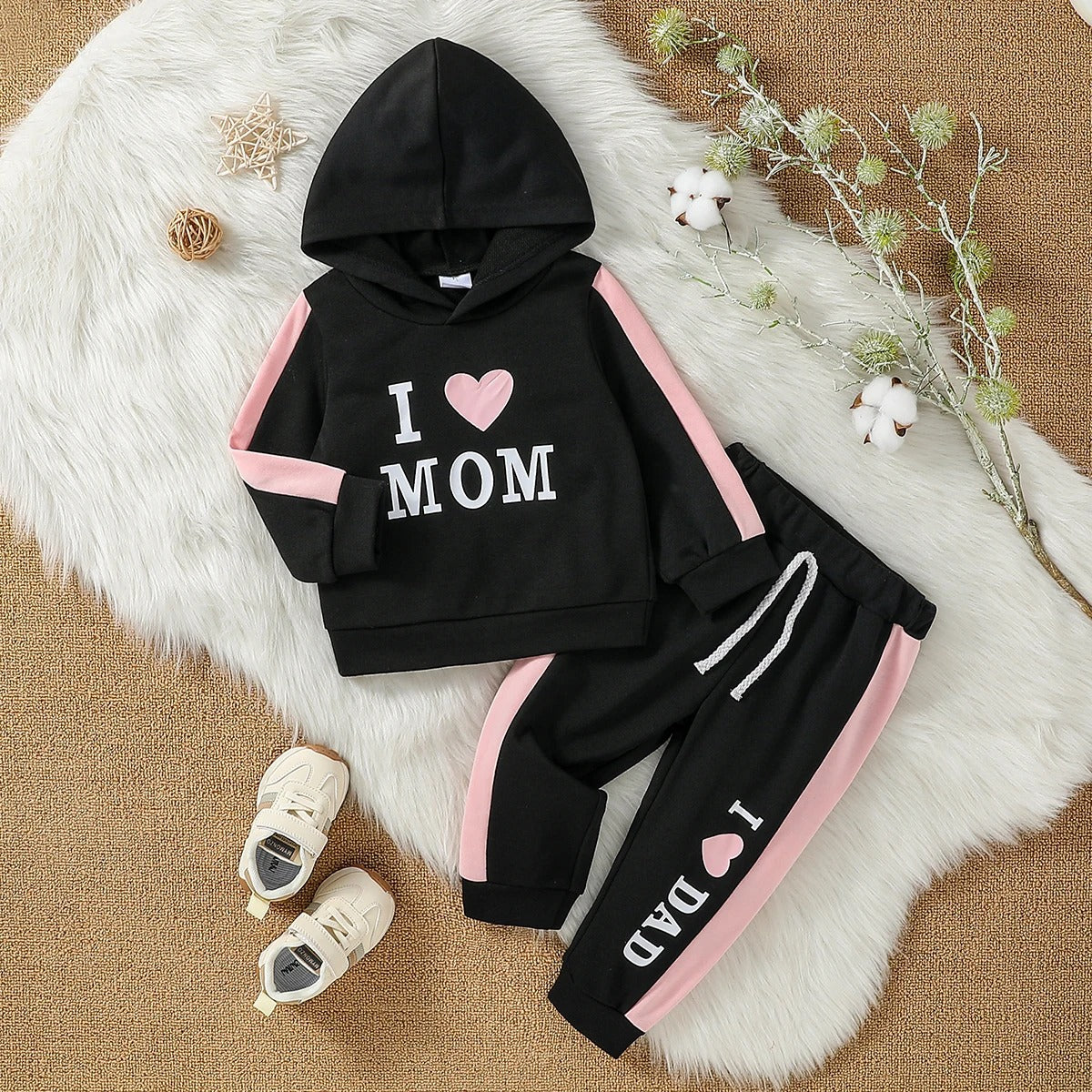 2-teiliges Jogging-Set „Love Mom & Dad“ – sportlich, bequem & mit Herz
