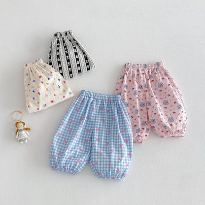 Mädchen Pumphose aus Baumwolle – Locker geschnittene Kinderhose mit süßen Prints