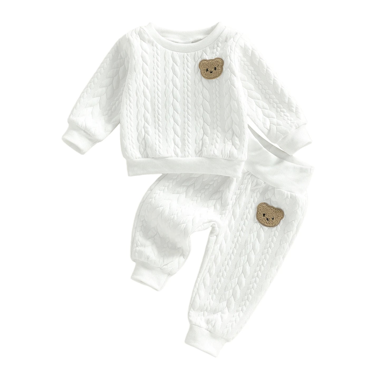 Zweiteiliges Baby-Set aus Steppstoff mit Bärenpatch – Pullover & Hose