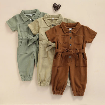 Kinder Jumpsuit mit Gürtel aus Baumwolle – Kurzarm Overall mit Knöpfen & Taschen