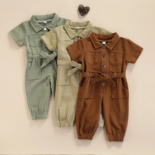 Kinder Jumpsuit mit Gürtel aus Baumwolle – Kurzarm Overall mit Knöpfen & Taschen