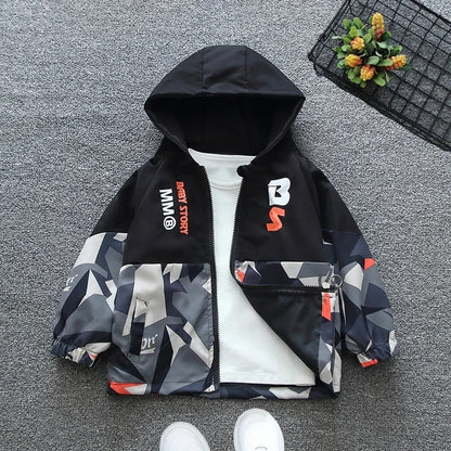 Regenjacke / Übergangsjacke / Windjacke mit Kapuze für Jungen
