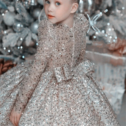 Glitzerndes Festkleid mit Pailletten & Schleife