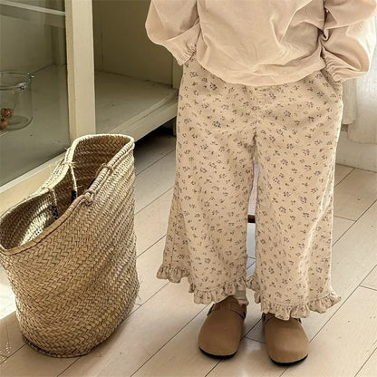 Kinder Cordhose mit Rüschen – Weite Mädchenhose aus Baumwolle