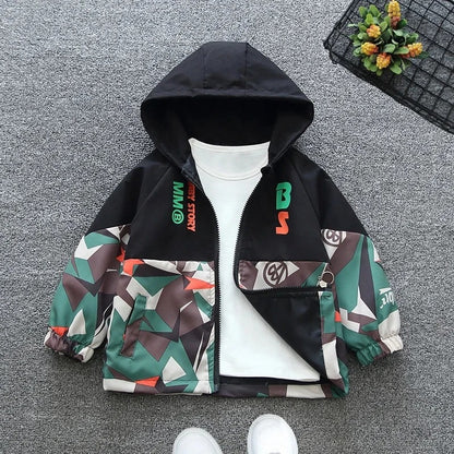 Regenjacke / Übergangsjacke / Windjacke mit Kapuze für Jungen