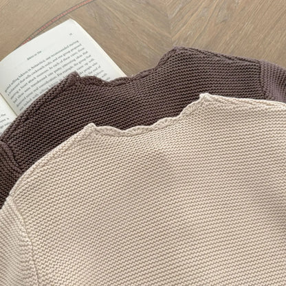 Baby Strickjacke mit Holzknöpfen