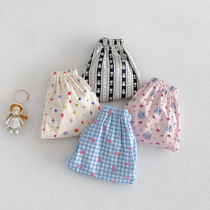 Mädchen Pumphose aus Baumwolle – Locker geschnittene Kinderhose mit süßen Prints